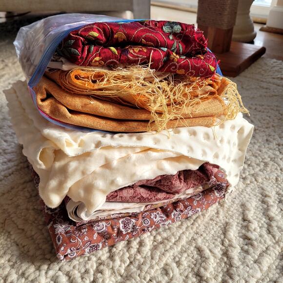 Fabric Bundle Mixed Material Pinks and Oranges - Picture 1 of 3